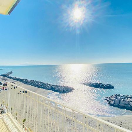 Sea View Apartment 5 Mt From The Beach Salerno Eksteriør bilde