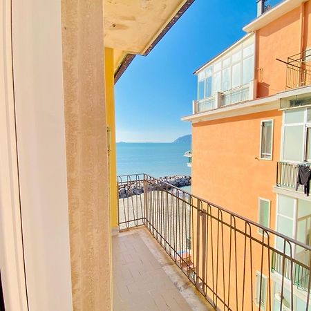 Sea View Apartment 5 Mt From The Beach Salerno Eksteriør bilde