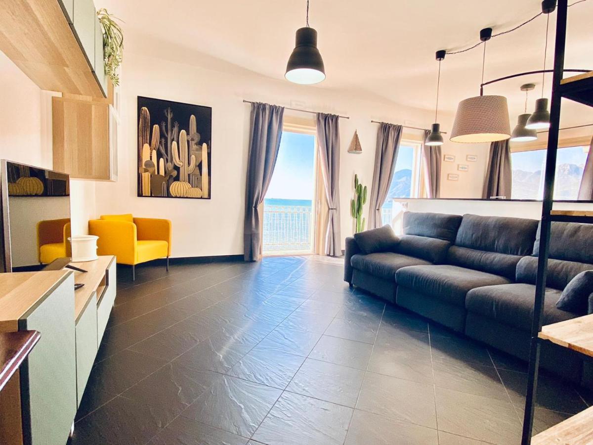 Sea View Apartment 5 Mt From The Beach Salerno Eksteriør bilde
