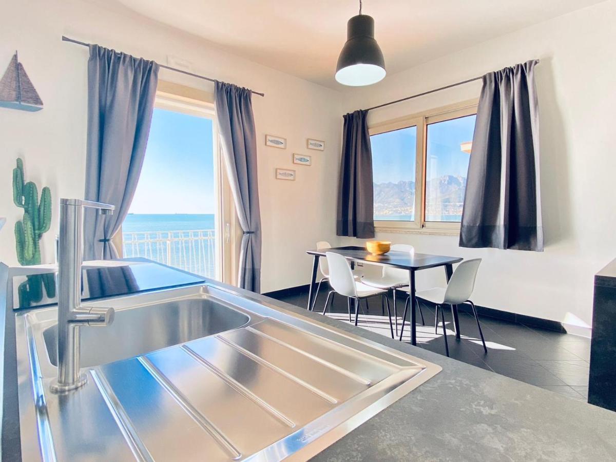 Sea View Apartment 5 Mt From The Beach Salerno Eksteriør bilde
