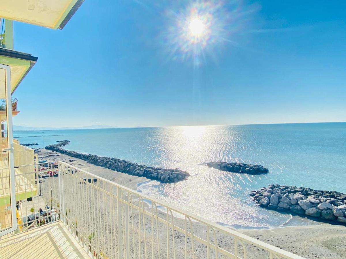 Sea View Apartment 5 Mt From The Beach Salerno Eksteriør bilde