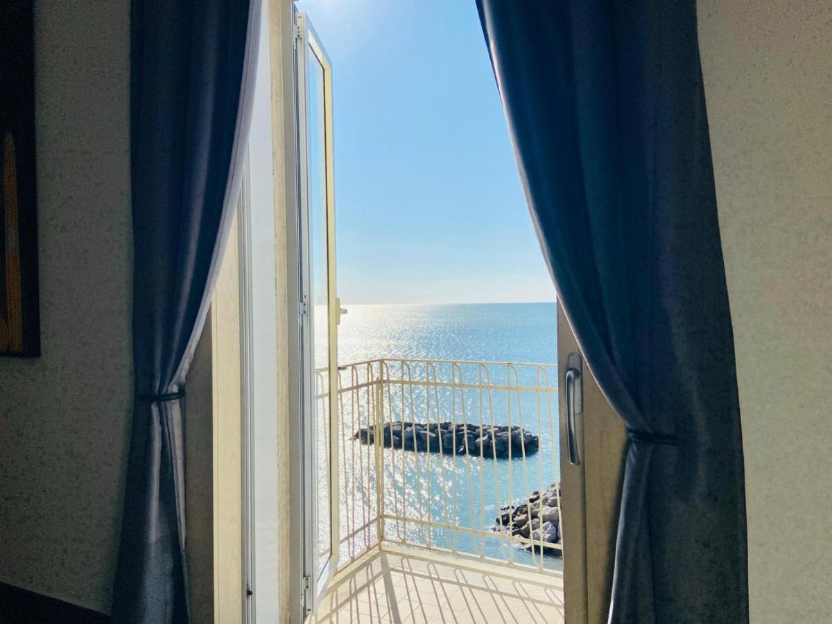 Sea View Apartment 5 Mt From The Beach Salerno Eksteriør bilde