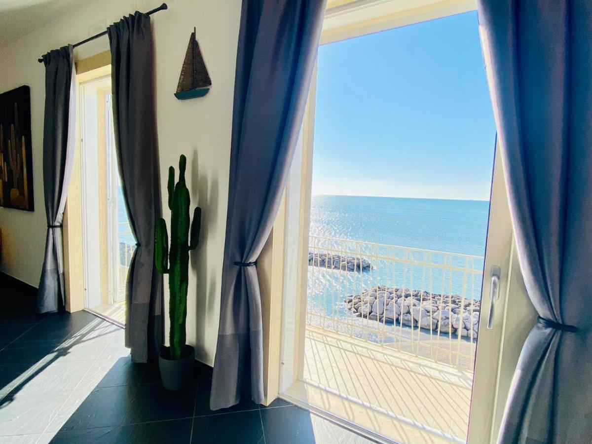Sea View Apartment 5 Mt From The Beach Salerno Eksteriør bilde