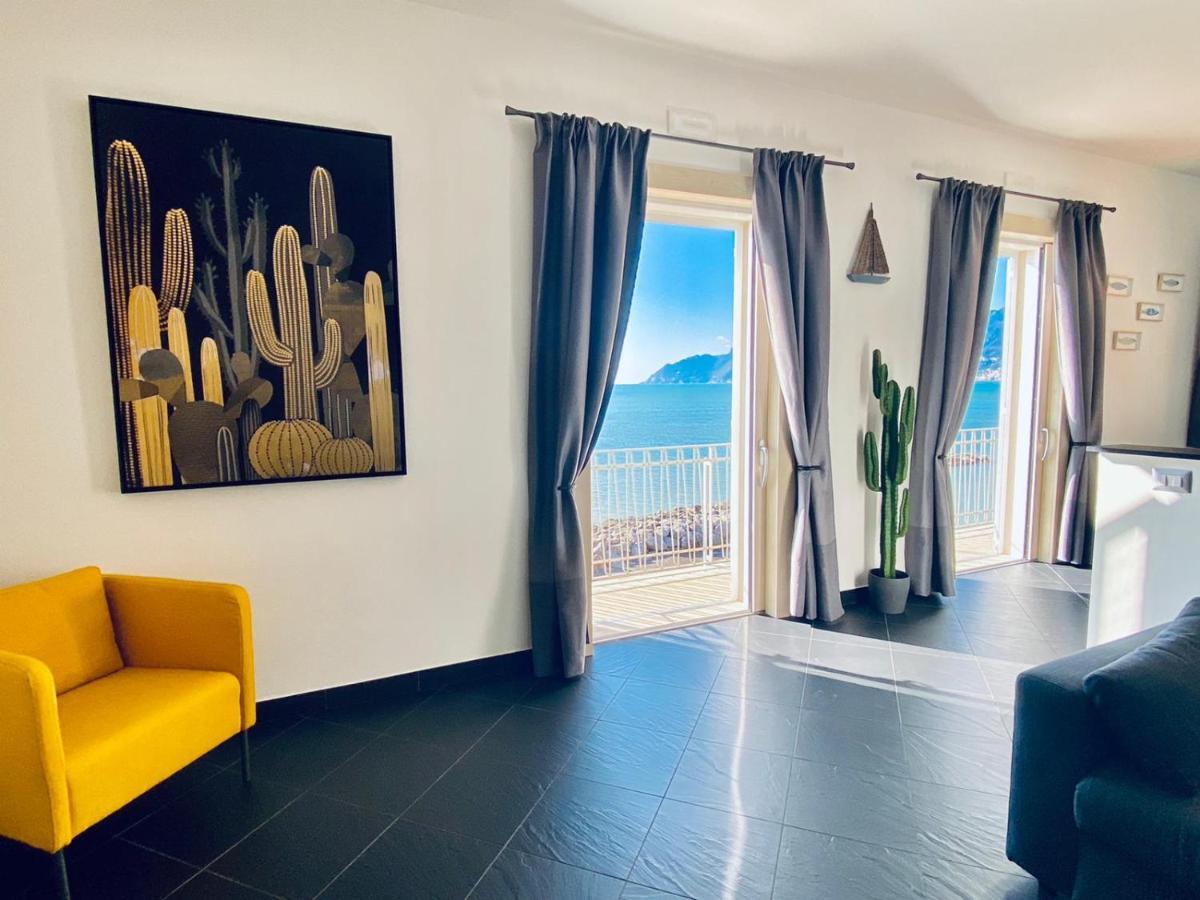 Sea View Apartment 5 Mt From The Beach Salerno Eksteriør bilde