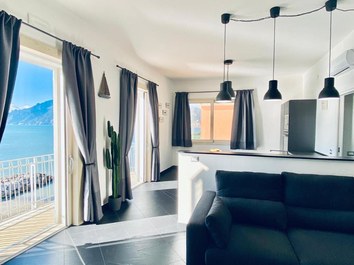Sea View Apartment 5 Mt From The Beach Salerno Eksteriør bilde