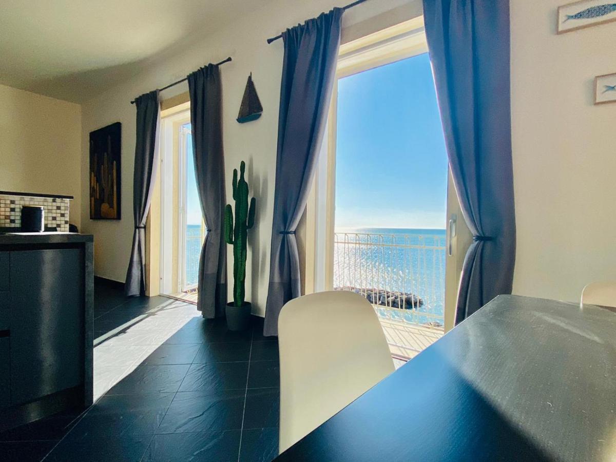 Sea View Apartment 5 Mt From The Beach Salerno Eksteriør bilde