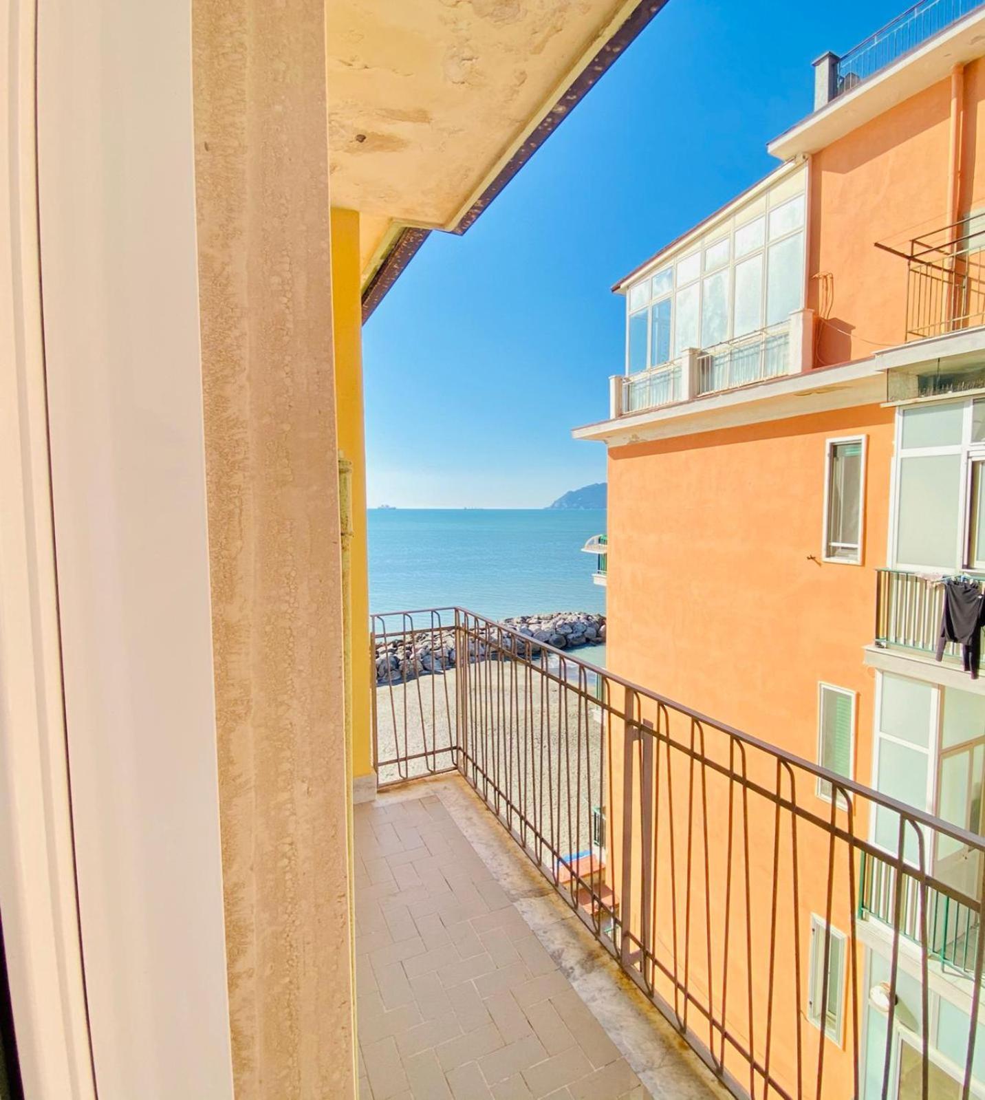 Sea View Apartment 5 Mt From The Beach Salerno Eksteriør bilde