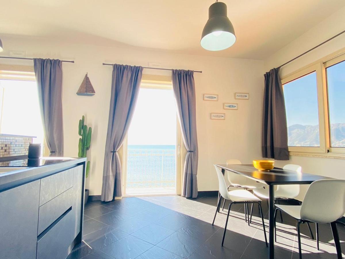 Sea View Apartment 5 Mt From The Beach Salerno Eksteriør bilde