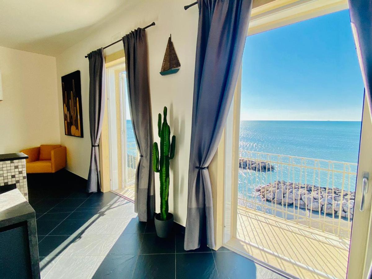 Sea View Apartment 5 Mt From The Beach Salerno Eksteriør bilde
