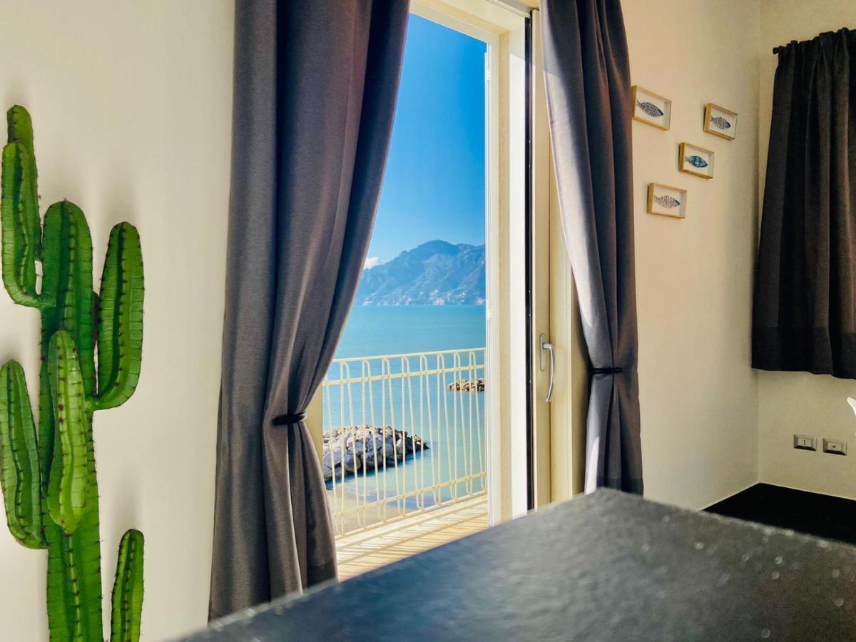 Sea View Apartment 5 Mt From The Beach Salerno Eksteriør bilde